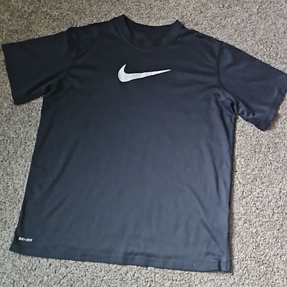 EUC! Boy's Nike Dri-fit Tee Sz XL - Picture 1 of 6